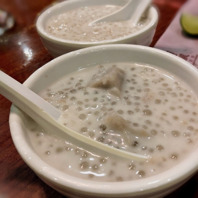 椰汁竽头西米露