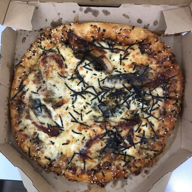 9" Regular Pizza - CHEESY SESAME CRUST - SUGOI UNAGI PIZZA