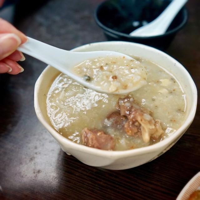 蠔豉豬骨粥