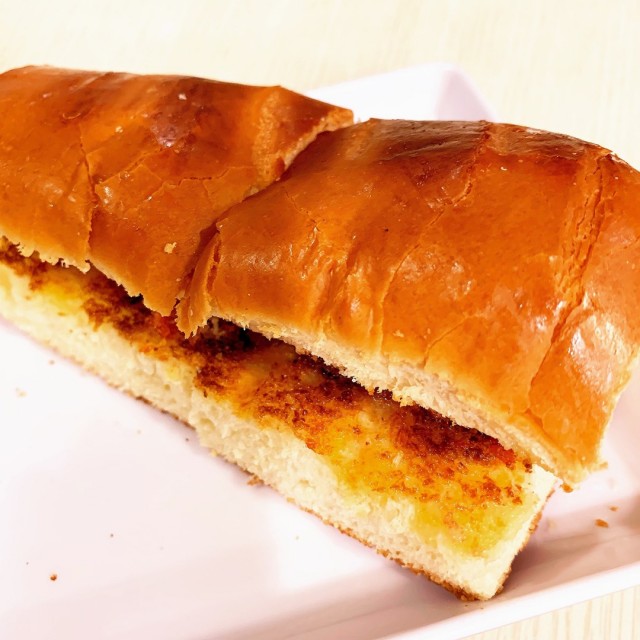 Hebi Hiam Soft Bun (香辣虾米软面包)