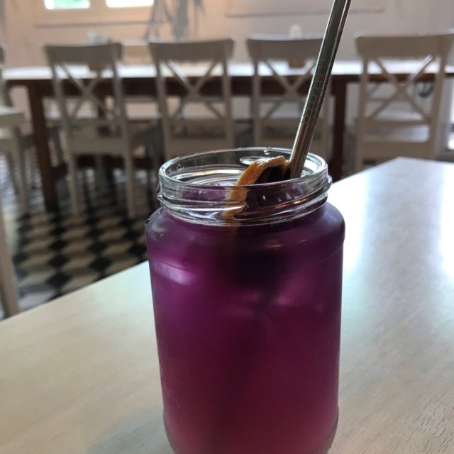 Blue pea lemonade 